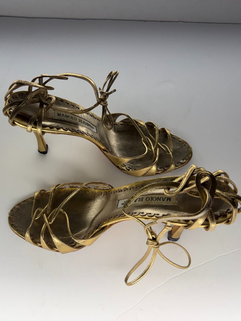 MANOLO BLAHNIK METALLIC GOLD LEATHER STRAPPY ANKLE WRAP SANDALS - Picture 2 of 10